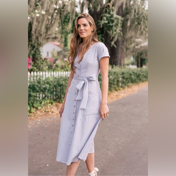 Gal Meets Glam Dresses & Skirts - GAL MEETS GLAM VANESSA LILAC COLOR MIDI BUTTON FRONT DRESS SIZE: 4